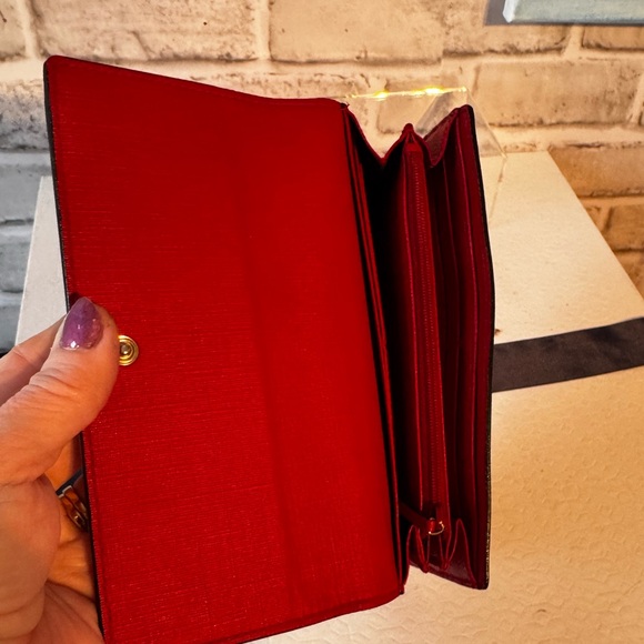 Gucci GG canvas Guccissima wallet with a red leather strap. - Picture 7 of 10